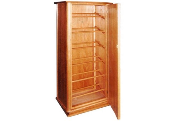 Venetian Shoe Cheval